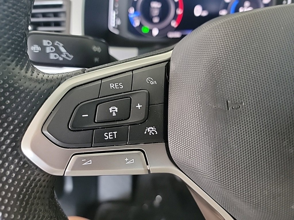 Used 2022 Volkswagen Atlas SEL Premium AWD/4WD image 19