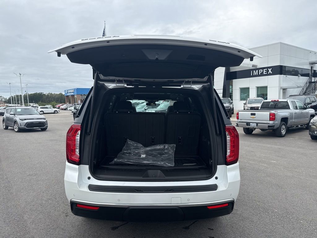 Used 2023 GMC Yukon SLT w/ SLT Premium Package image 29