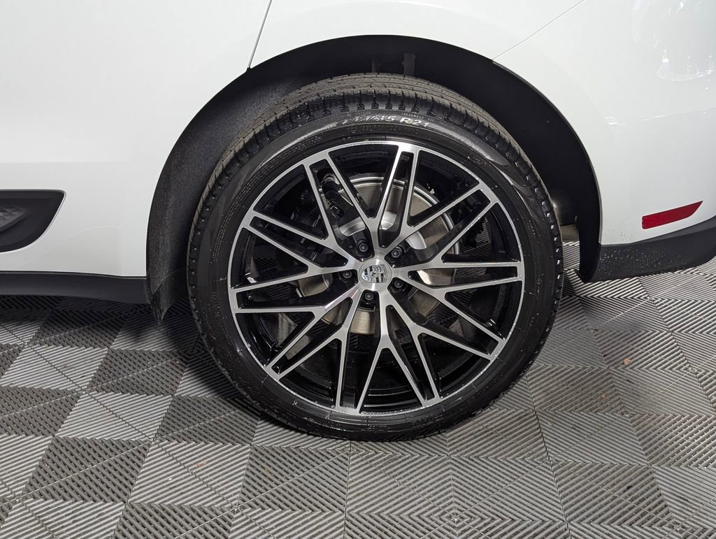 New 2026 Porsche Macan image 12