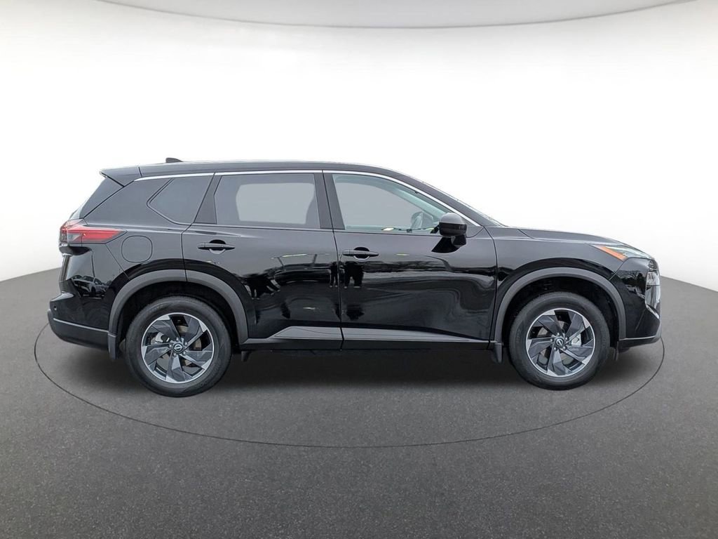 Used 2026 Nissan Rogue SV w/ Cold Weather Package image 4