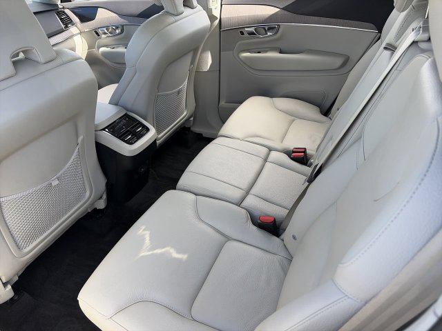 Used 2023 Volvo XC90 B6 Plus w/ Protection Package Premier AWD/4WD image 17