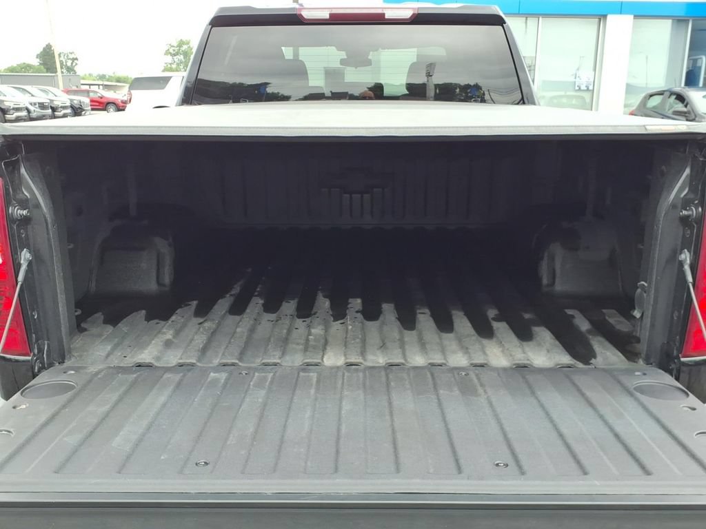 Used 2022 Chevrolet Silverado 1500 LT AWD/4WD image 15