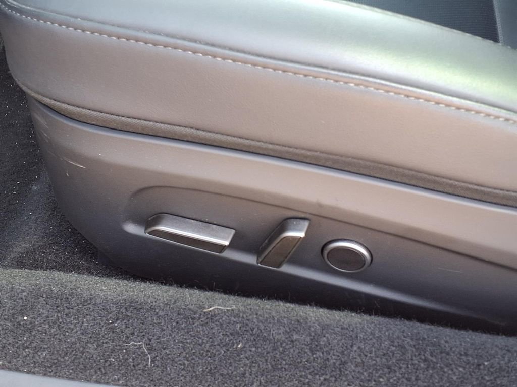 Used 2024 Tesla Model 3 Standard Range image 30