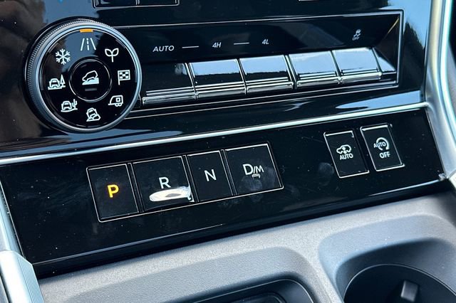 Used 2025 Nissan Armada Platinum Reserve image 21