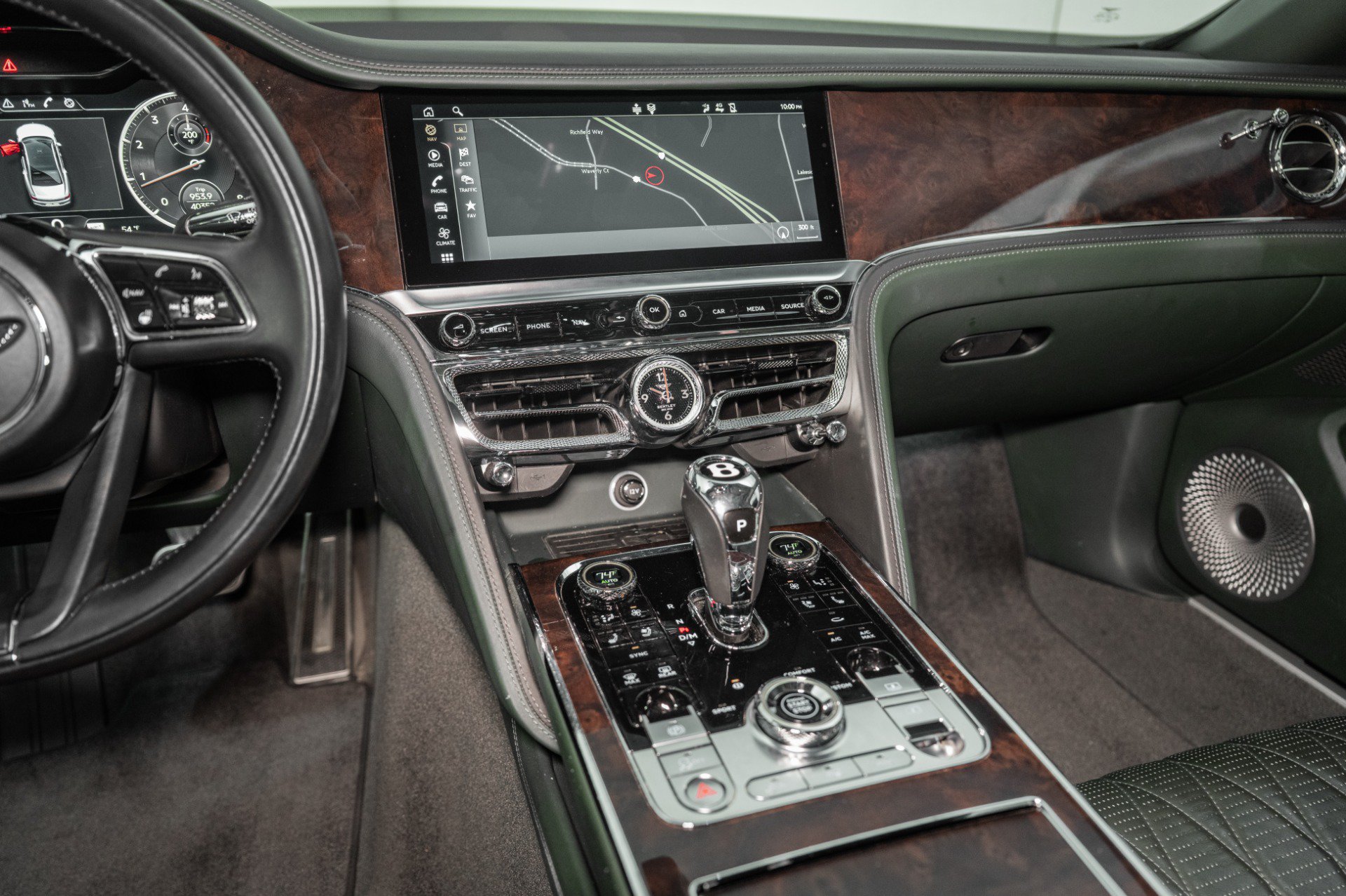 Certified 2022 Bentley Flying Spur V8 AWD/4WD image 32