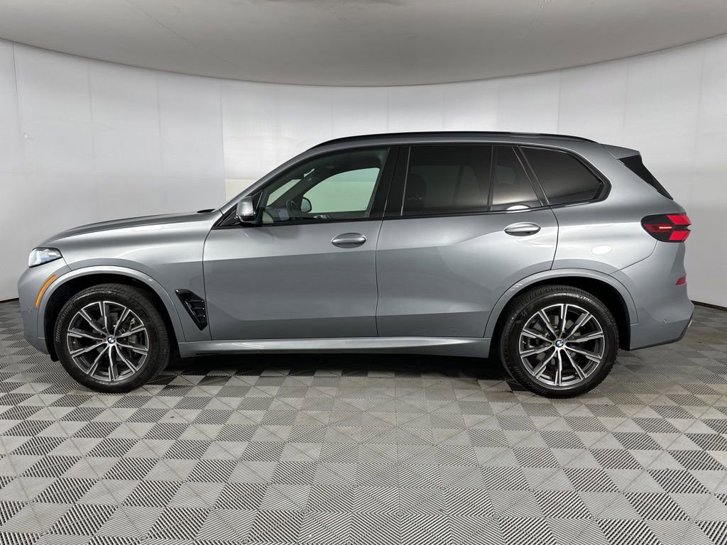 Certified 2025 BMW X5 xDrive40i w/ M Sport Package AWD/4WD image 9