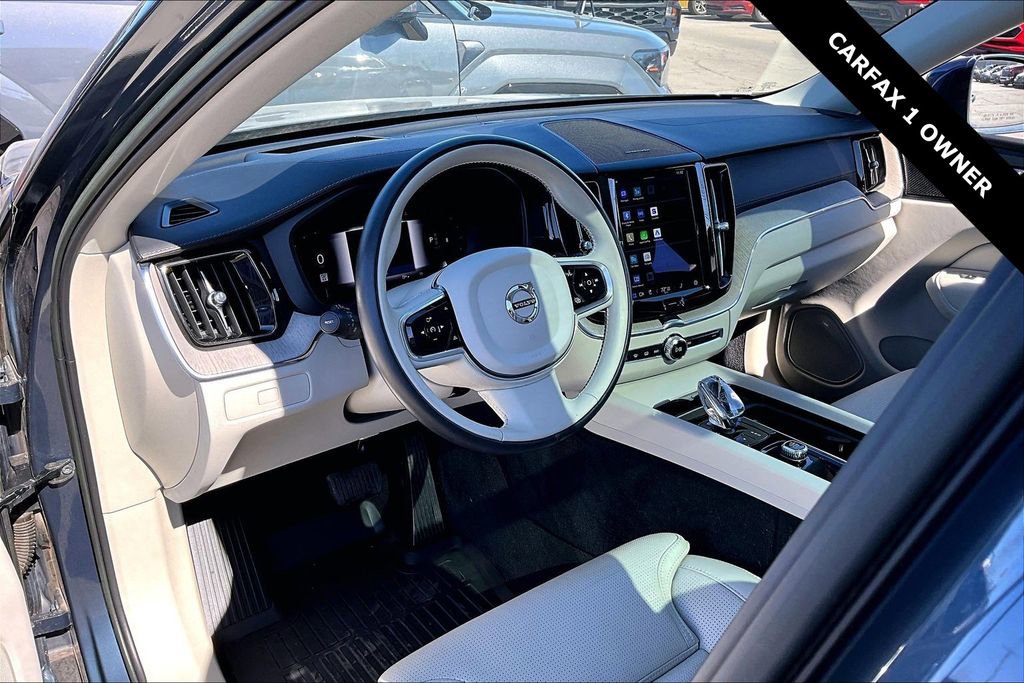 Used 2023 Volvo XC60 B5 Ultimate w/ Climate Package image 16