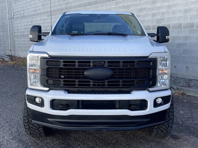Used 2024 Ford F250 XLT w/ FX4 Off-Road Package AWD/4WD image 3