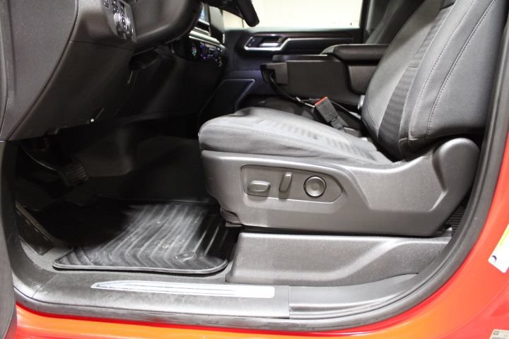 Used 2022 Chevrolet Silverado 1500 LT AWD/4WD image 18