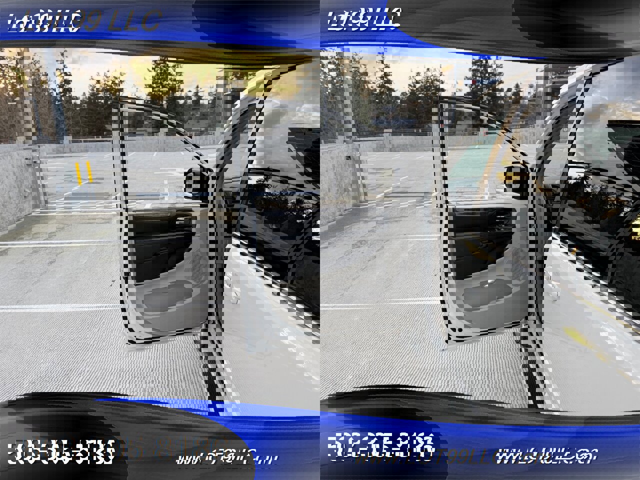 Used 2011 Dodge Grand Caravan Crew image 27