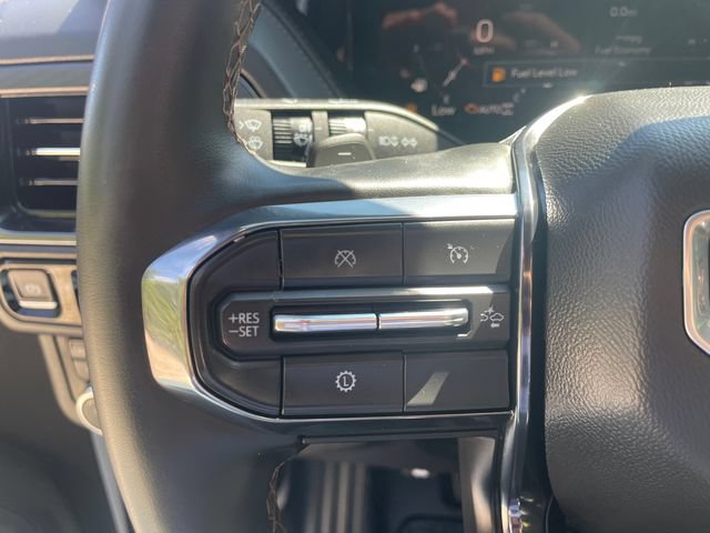 Certified 2025 GMC Yukon XL AT4 w/ LPO, Floor Liner Package AWD/4WD image 33
