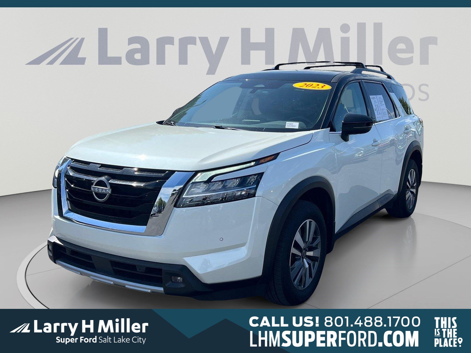 Used 2023 Nissan Pathfinder SL AWD/4WD image 1