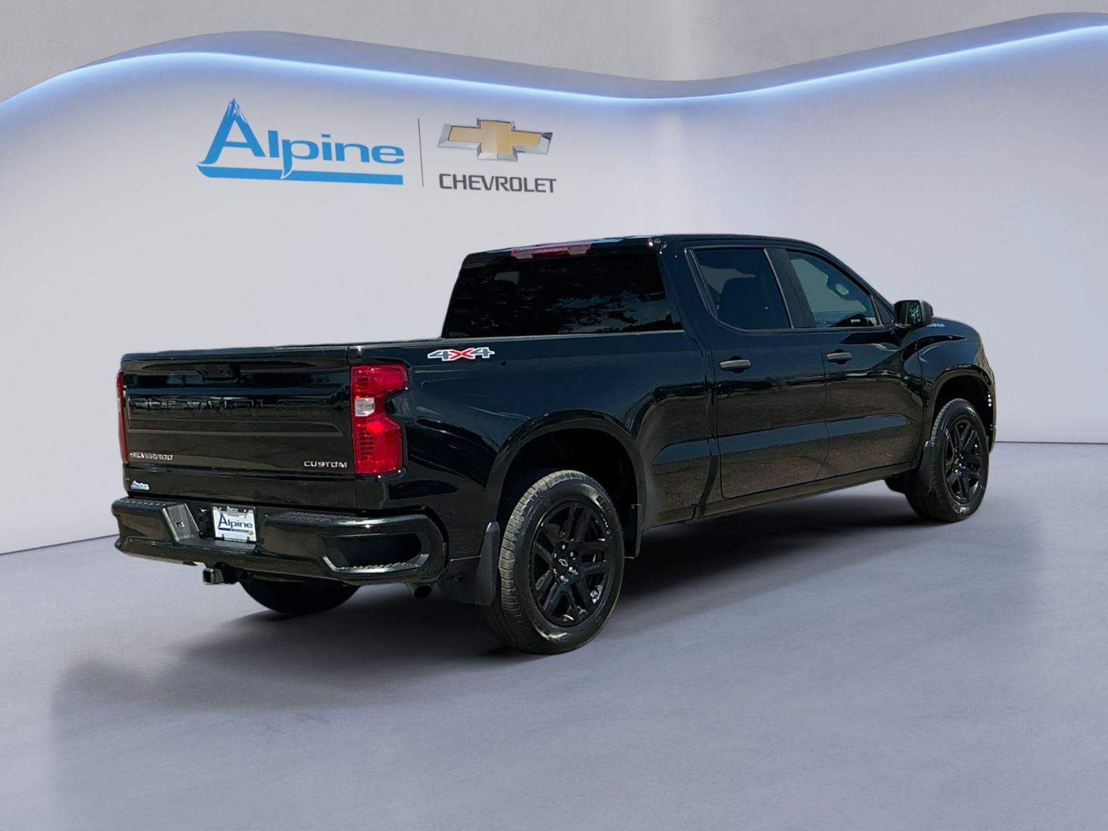 Used 2024 Chevrolet Silverado 1500 Custom AWD/4WD image 5
