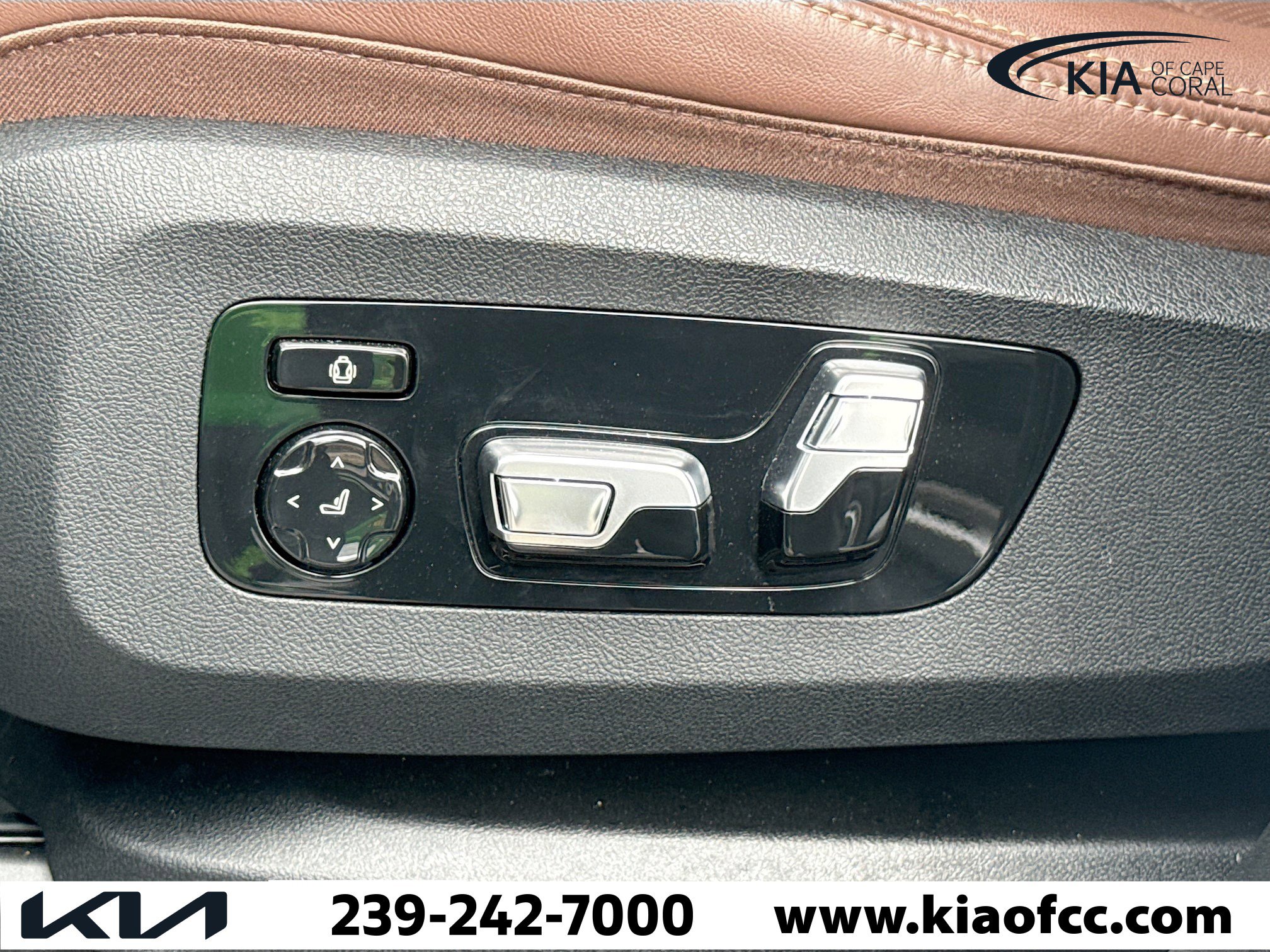 Used 2023 BMW X7 xDrive40i w/ Executive Package image 27