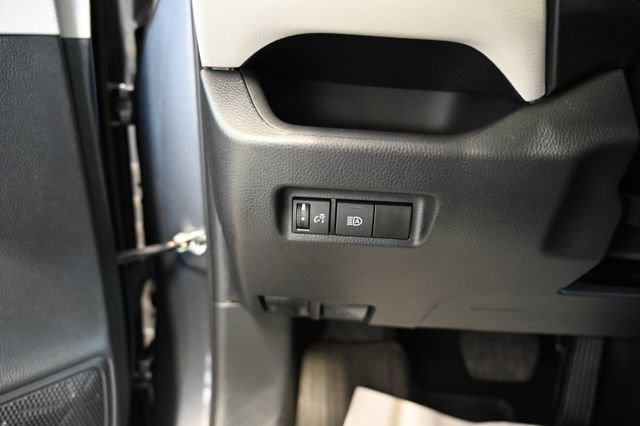 Used 2022 Toyota RAV4 XLE image 25