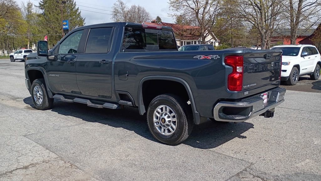 Used 2020 Chevrolet Silverado 2500 LT w/ All Star Edition AWD/4WD image 3