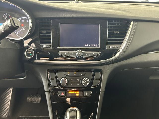 Used 2022 Buick Encore Preferred AWD/4WD image 22