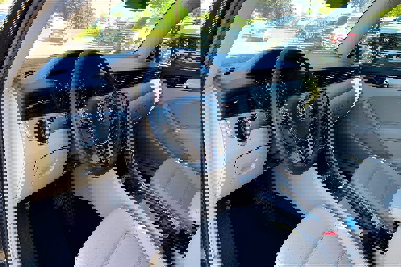 Used 2022 Volkswagen Passat 2.0T SE FWD image 15