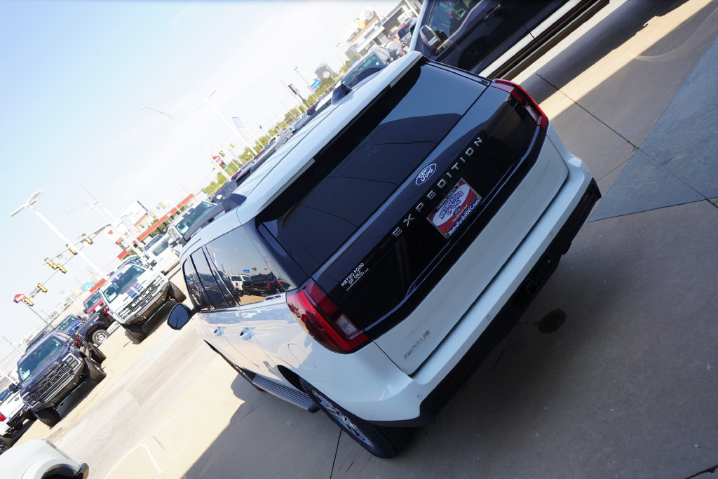 New 2026 Ford Expedition Active AWD/4WD image 14