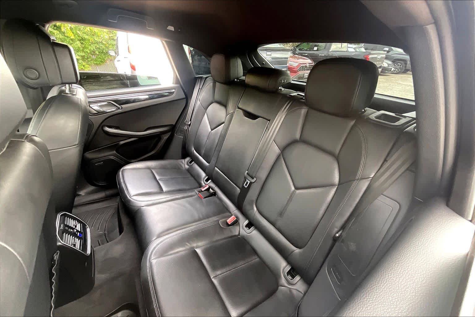 Used 2015 Porsche Macan S AWD/4WD image 18