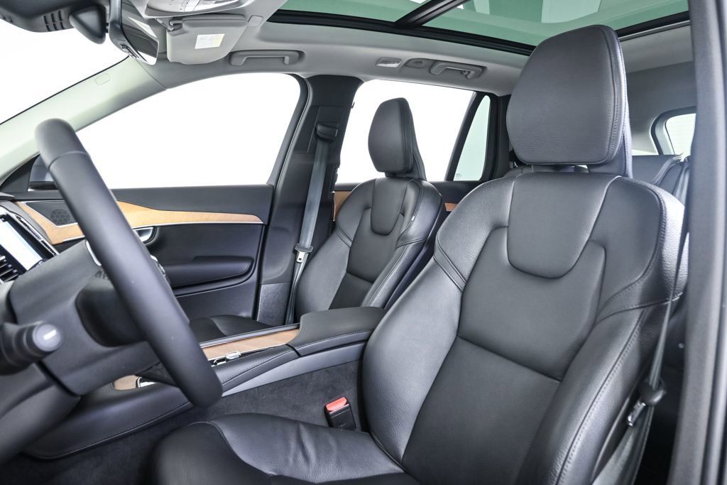 Certified 2023 Volvo XC90 B6 Plus w/ Protection Package Premier AWD/4WD image 7