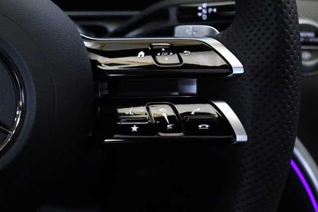 Used 2025 Mercedes-Benz C 300 4MATIC Sedan image 6