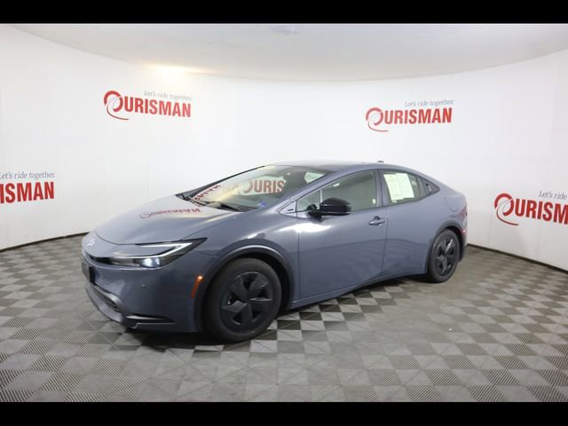 Used 2025 Toyota Prius LE image 5