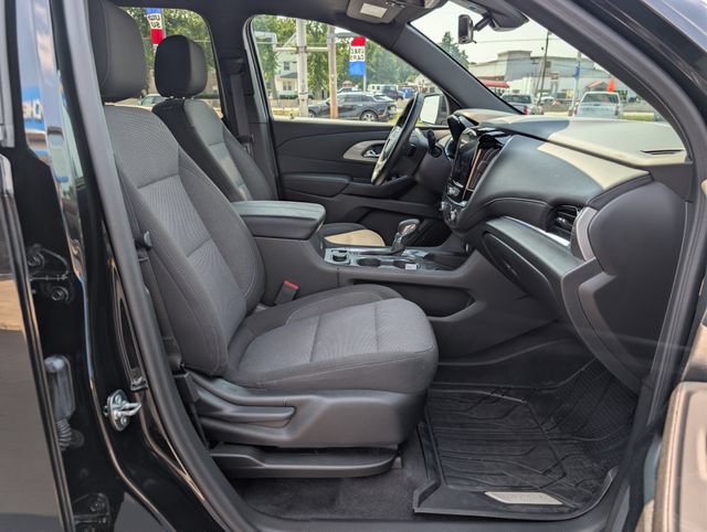 Used 2023 Chevrolet Traverse LT FWD image 12