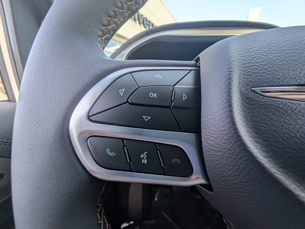 New 2026 Chrysler Pacifica Pinnacle image 24