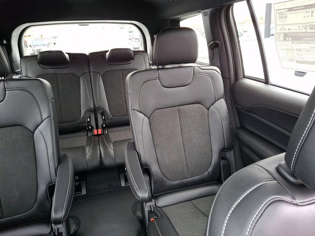 New 2025 Jeep Grand Cherokee L Altitude image 14