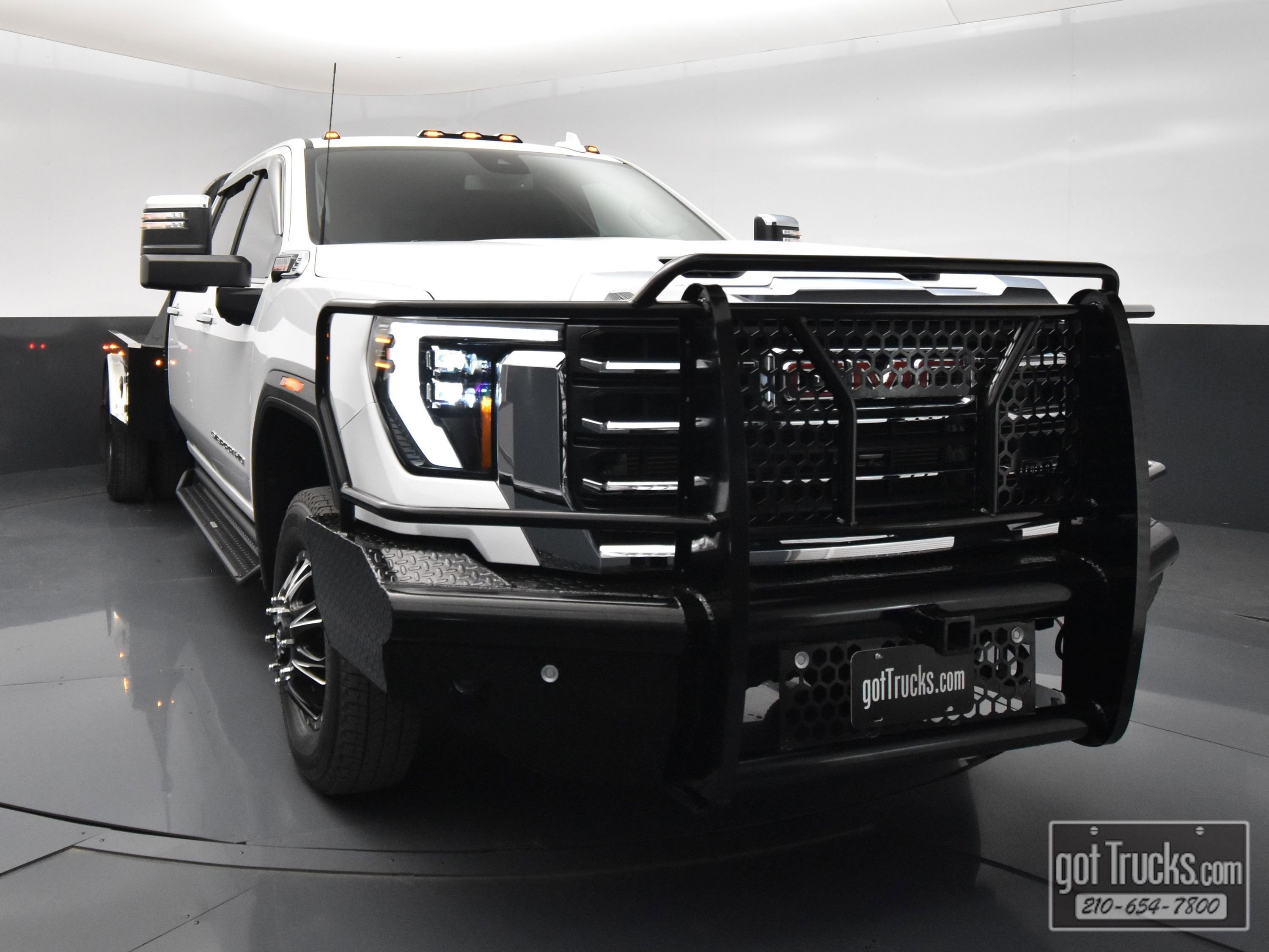 Used 2024 GMC Sierra 3500 SLT w/ SLT Convenience Package image 51