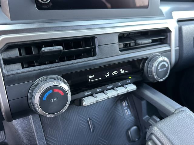 Used 2025 Toyota 4Runner SR5 AWD/4WD image 27