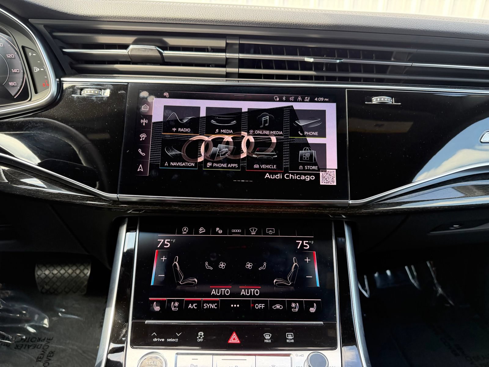 Used 2025 Audi Q8 Prestige w/ Prestige Package AWD/4WD image 16