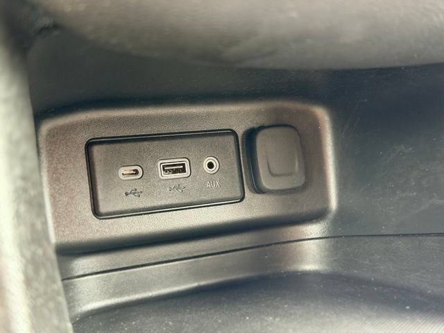 Used 2019 Chevrolet Equinox LT w/ Driver Convenience Package FWD image 17
