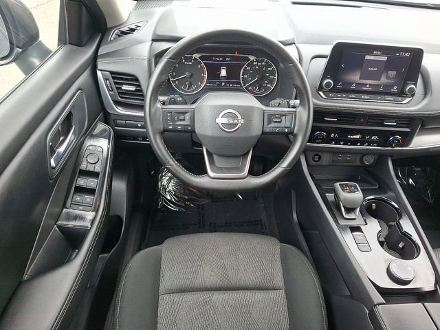Used 2025 Nissan Rogue SV AWD/4WD image 11
