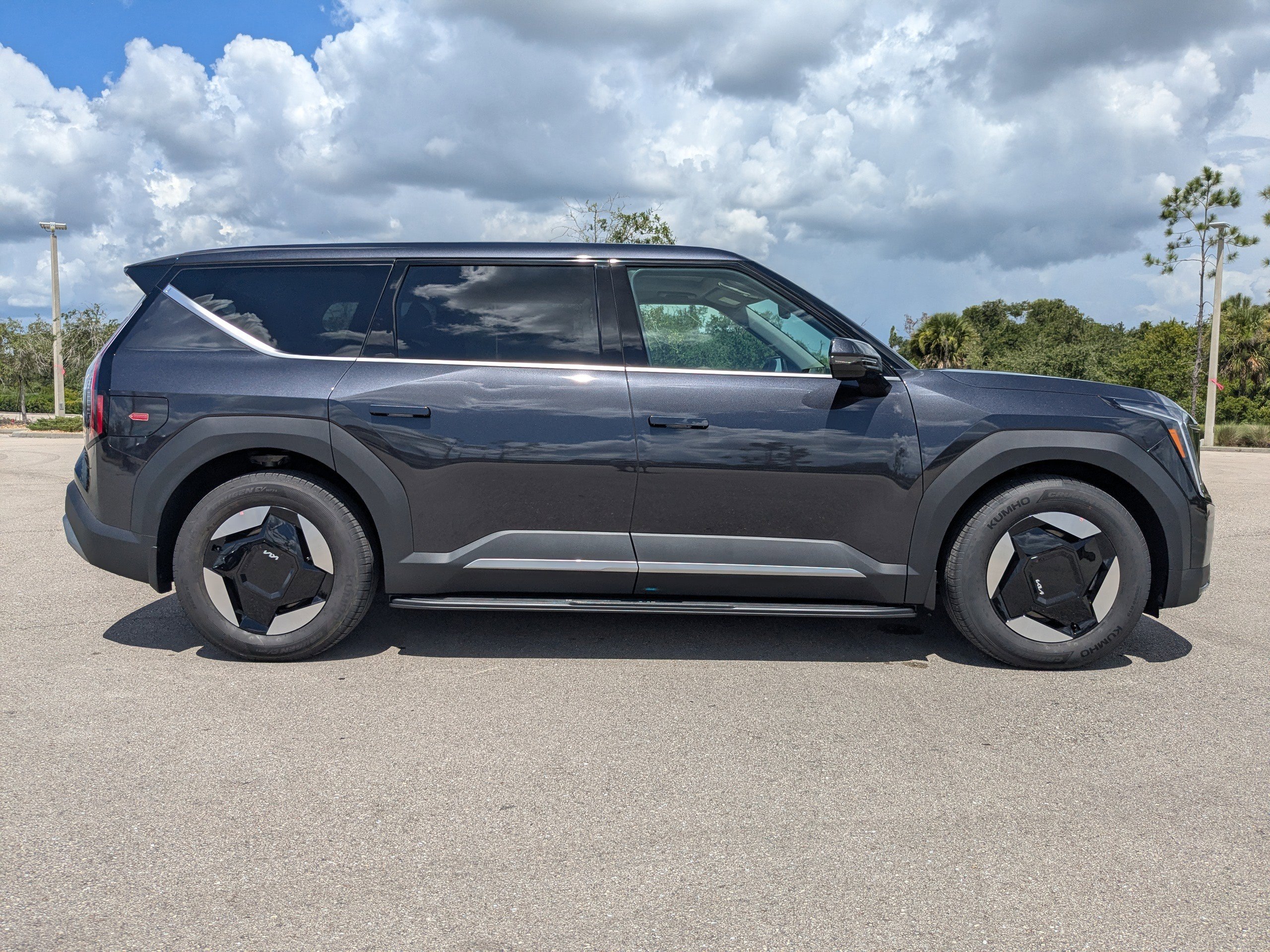 New 2026 Kia EV9 Light image 4