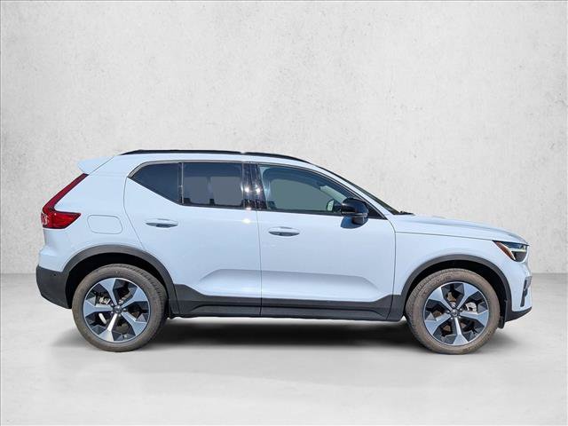 Used 2026 Volvo XC40 B5 Plus w/ Protection Package Premier AWD/4WD image 4