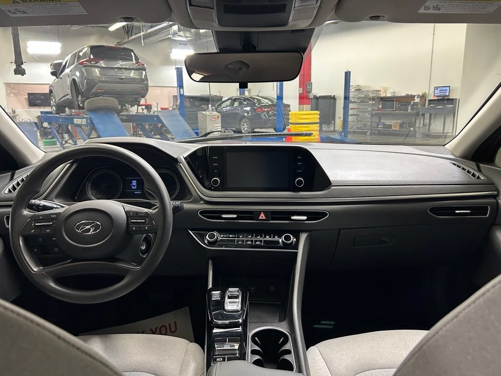Used 2022 Hyundai Sonata SE w/ Preferred Accessory Package FWD image 17