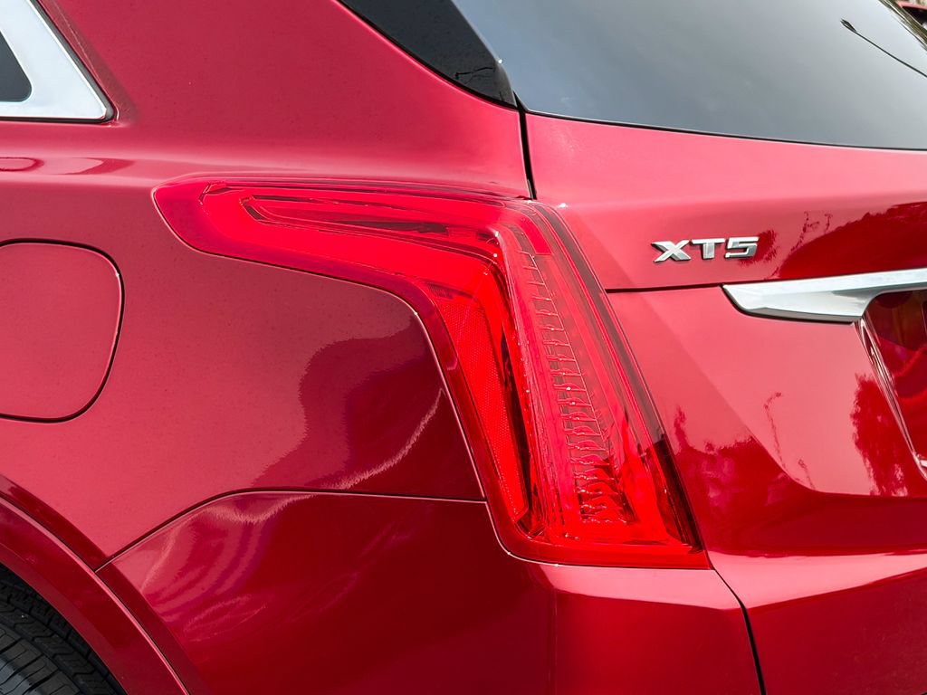 Used 2019 Cadillac XT5 Luxury FWD image 3