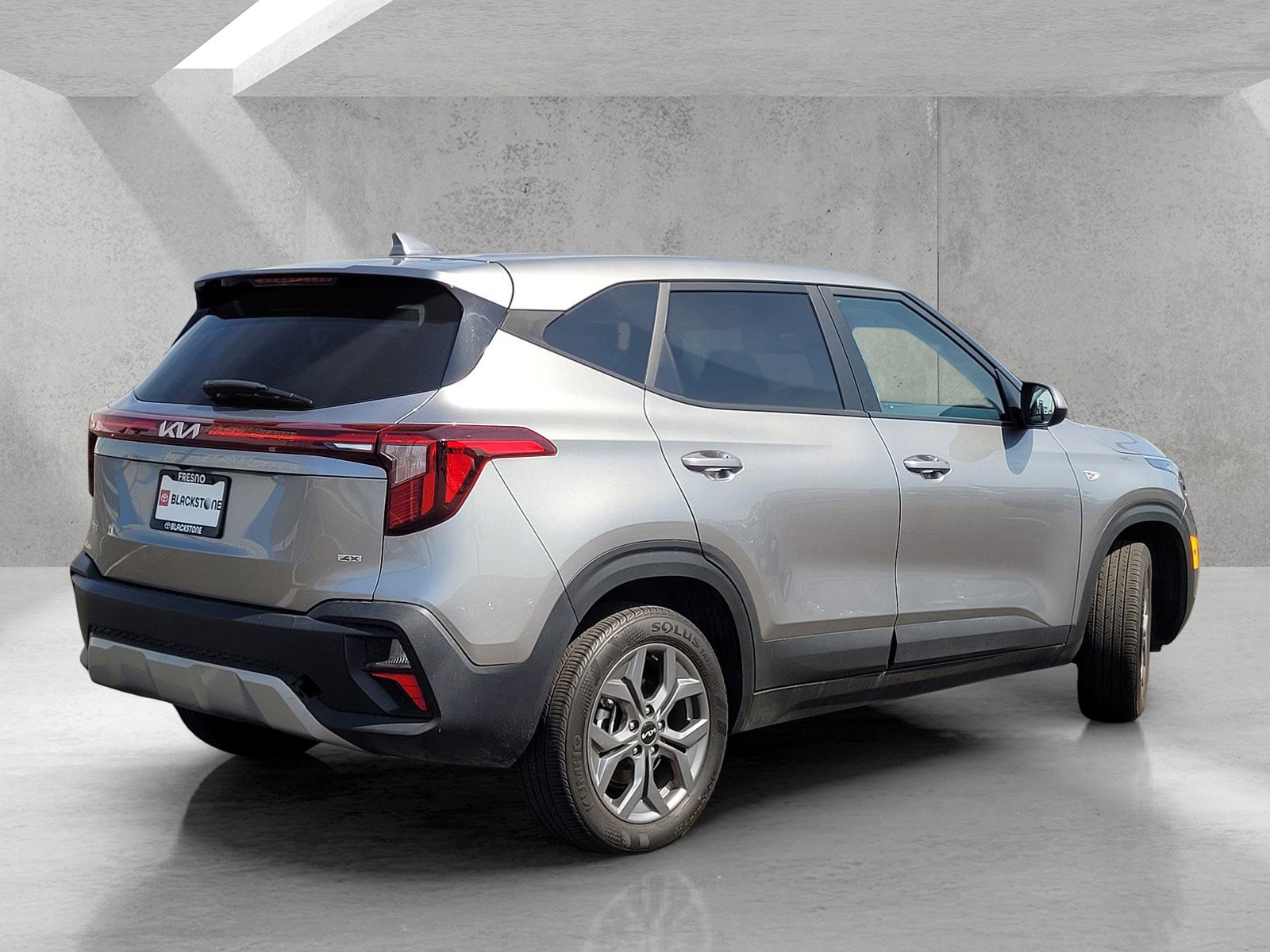 Used 2024 Kia Seltos LX AWD/4WD image 4