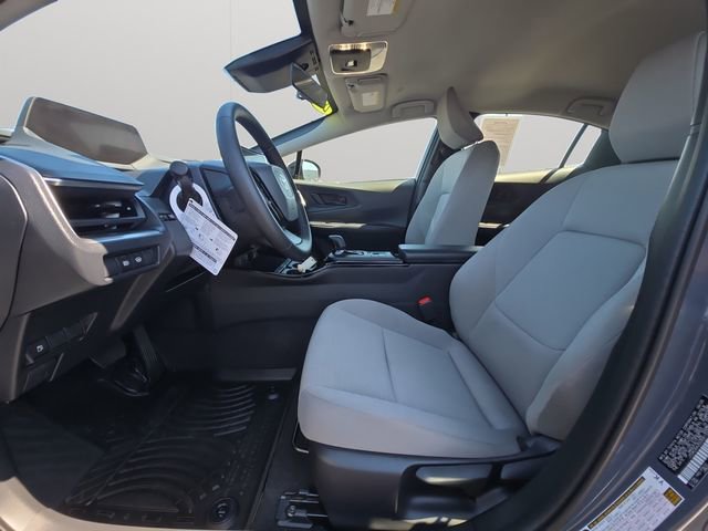 Used 2025 Toyota Prius LE image 10
