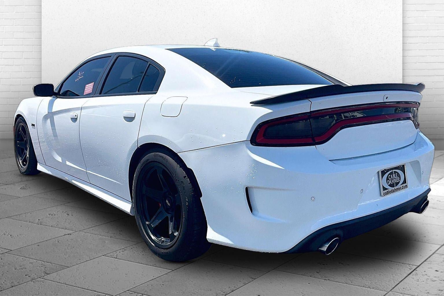 Used 2016 Dodge Charger R/T Scat Pack w/ Beats Audio Group RWD image 11