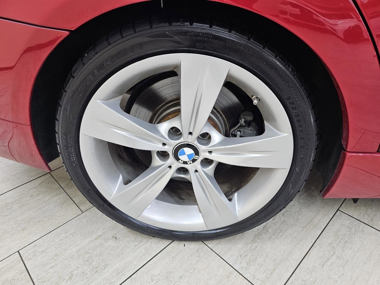 Used 2011 BMW 335i Sedan RWD image 39