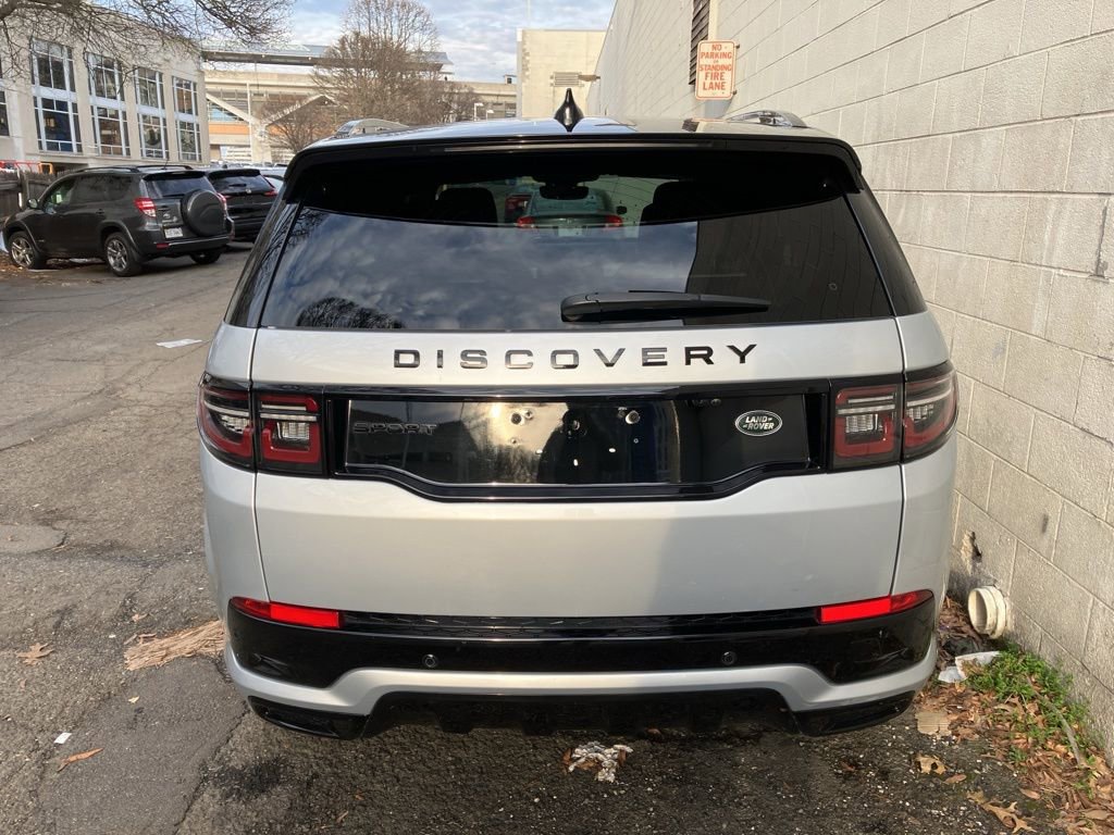 Used 2023 Land Rover Discovery Sport SE R-Dynamic image 11