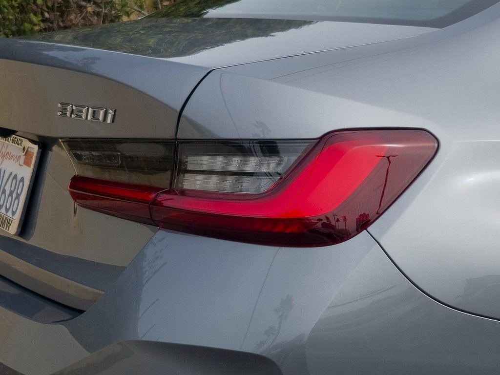 Used 2025 BMW 330i Sedan w/ Convenience Package image 7