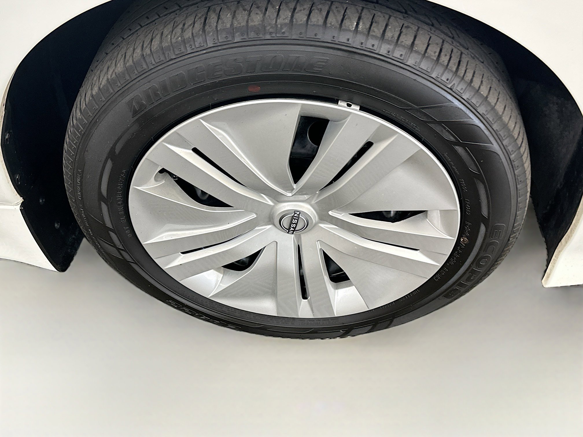 Used 2025 Nissan Leaf S image 11