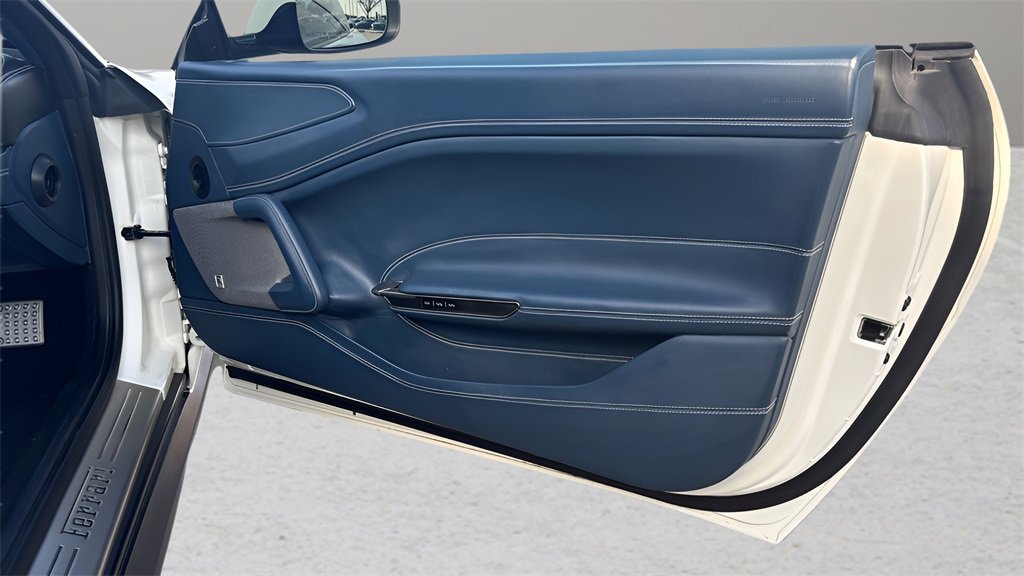 Used 2017 Ferrari GTC4Lusso image 30