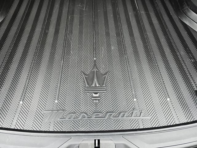 Used 2023 Maserati Levante GT AWD/4WD image 29
