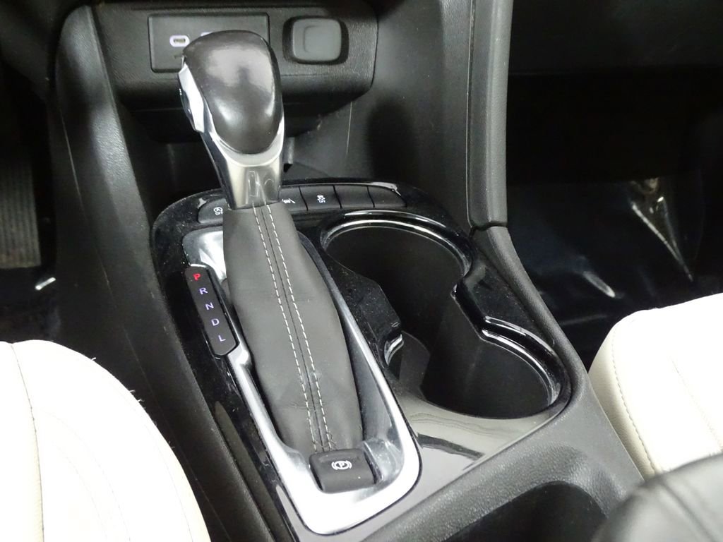 Used 2020 Buick Encore GX Select image 30