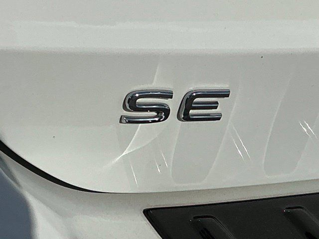 Certified 2024 Volkswagen Taos SE w/ Panoramic Sunroof Package AWD/4WD image 10